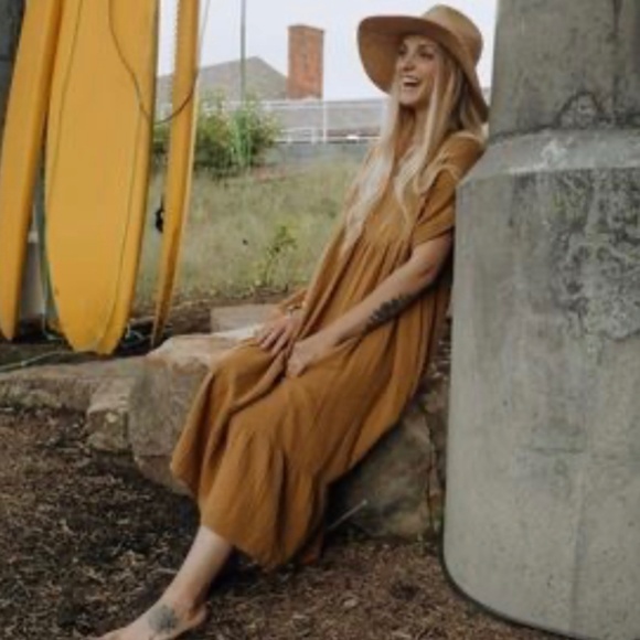 Carly Jean LA Reef Dress in mustard - Picture 1 of 4